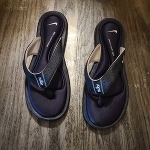Nike slides